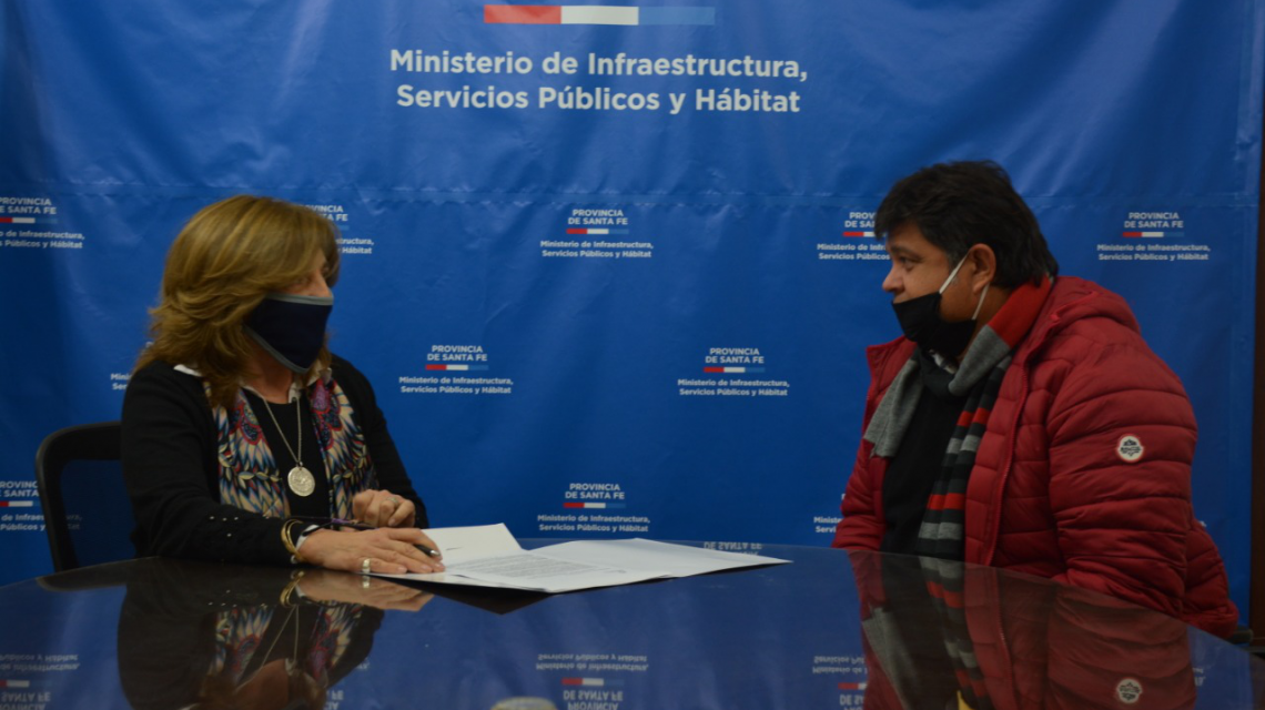 Firmamos convenios para garantizar agua potable a localidades del departamento 9 de Julio